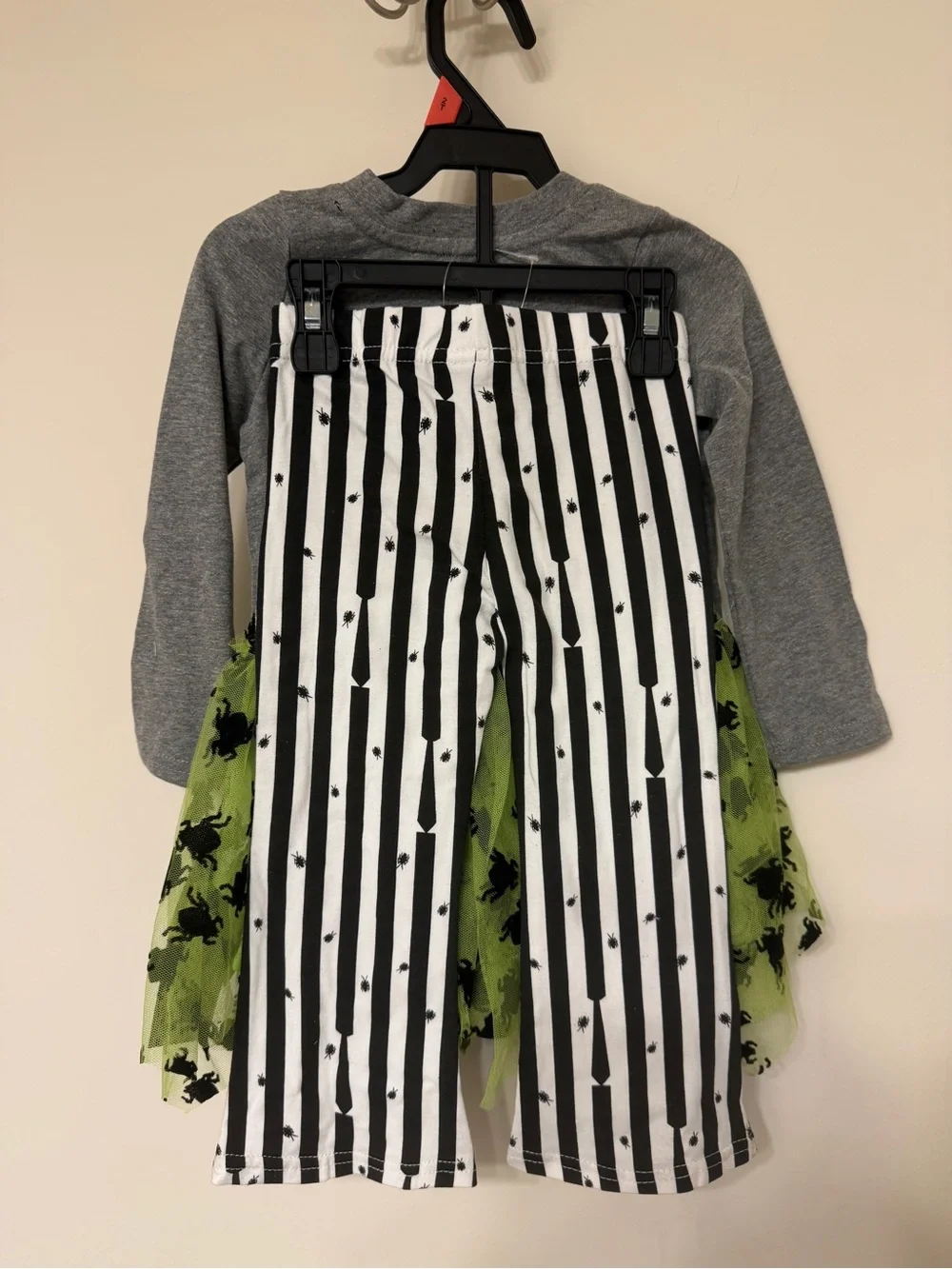 Beetlejuice Kids' Gray & Neon Green Two-Piece Sweatshirt Set